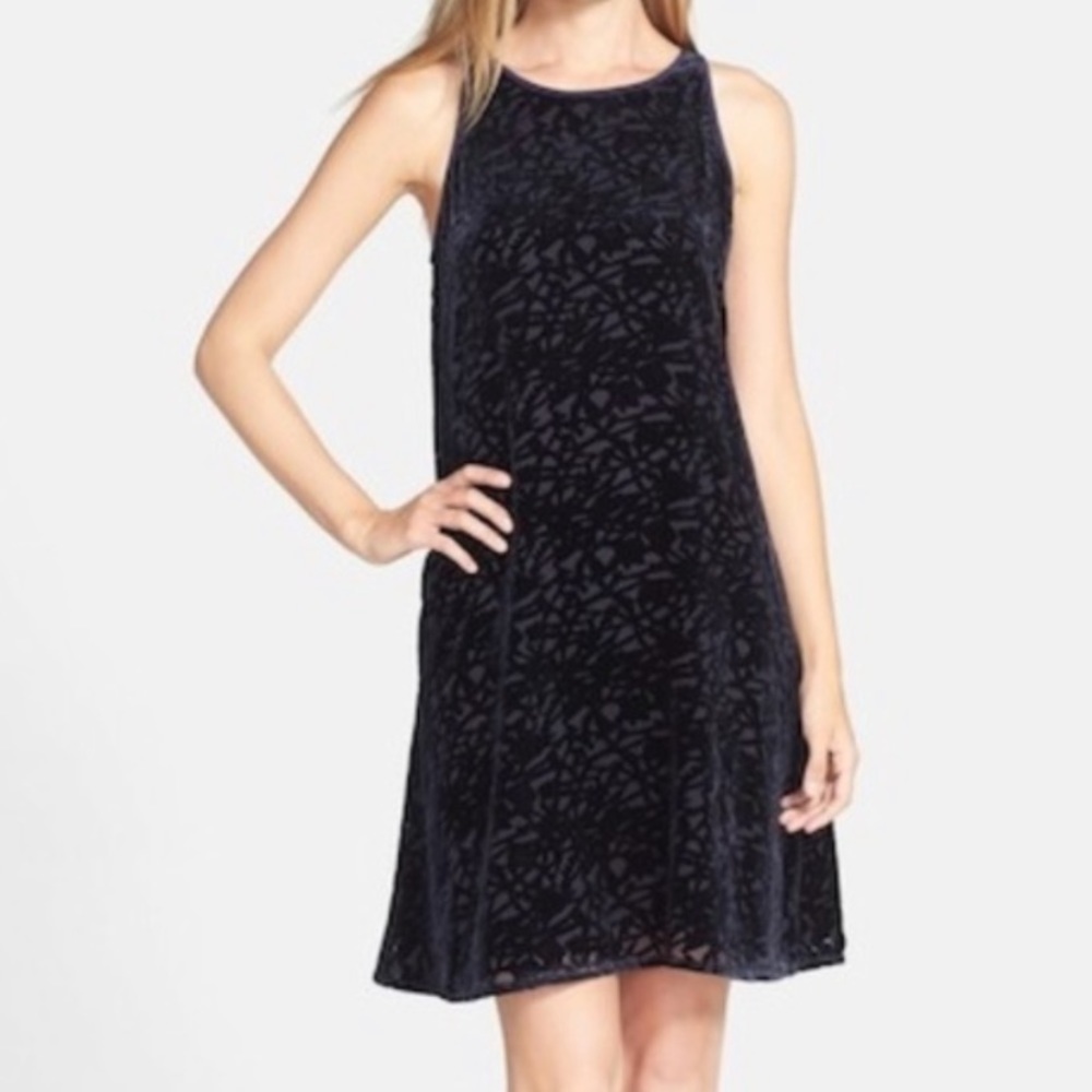 Eileen Fisher Black Velvet silk lining Dress in a size XSP.